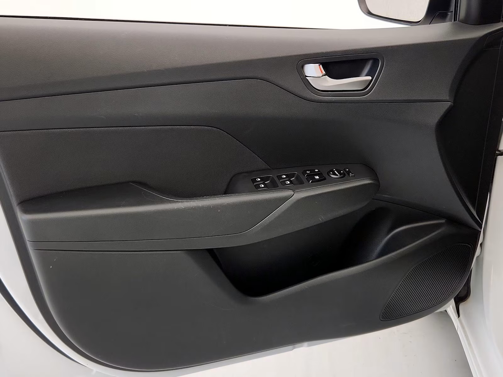 Hyundai Accent SE 2018 $102,000.00 - Imagen 10