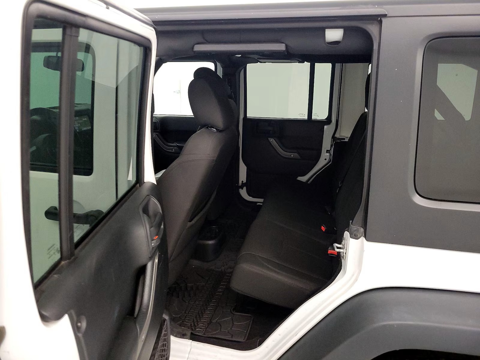 Jeep Wrangler Unlimited Sport 2016 $198,000.00 - Imagen 16